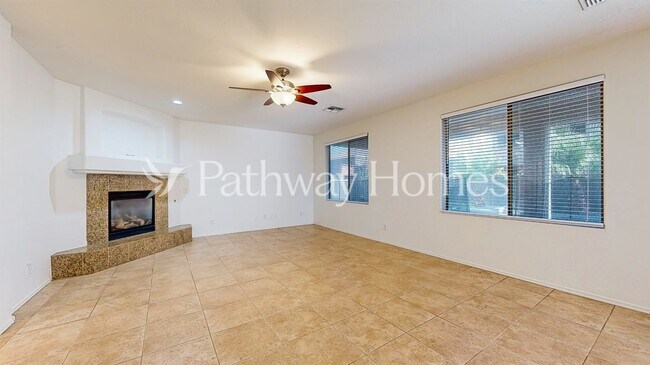 Foto del edificio - 43448 Askew Dr