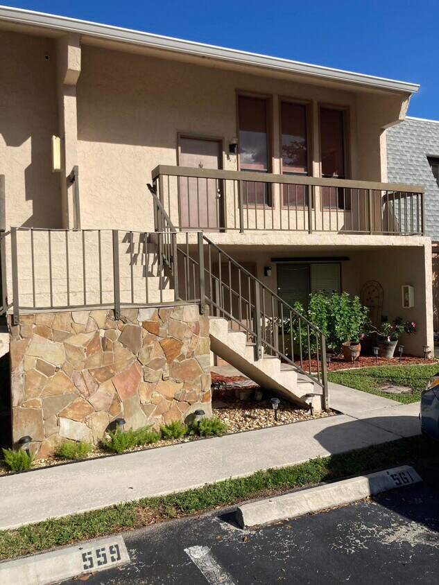 Primary Photo - 563 N University Dr