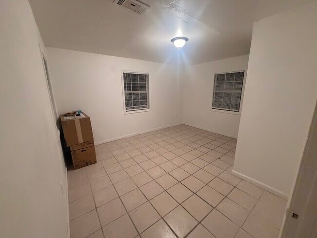 Foto del edificio - 4404 Lillian Hwy