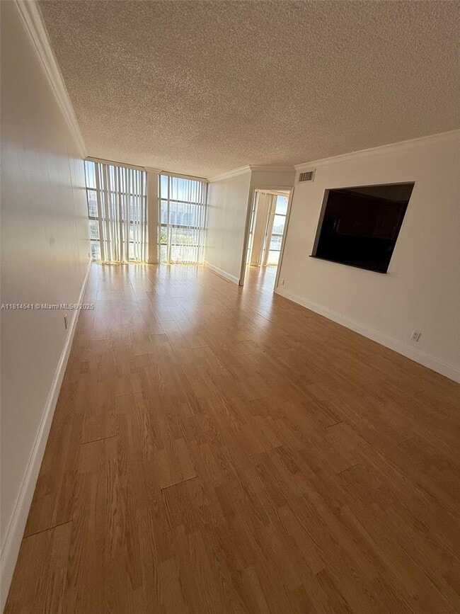 Foto del edificio - 701 Three Islands Boulevard