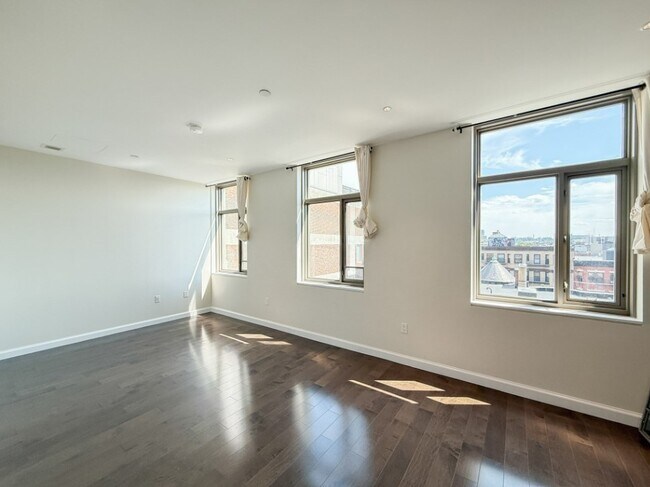 Building Photo - 43 Westland Ave