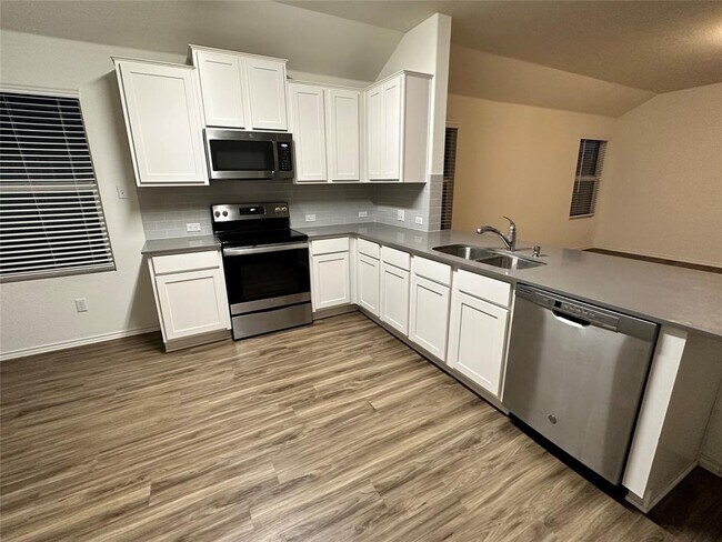 Building Photo - 112 Guardian Angel Ct