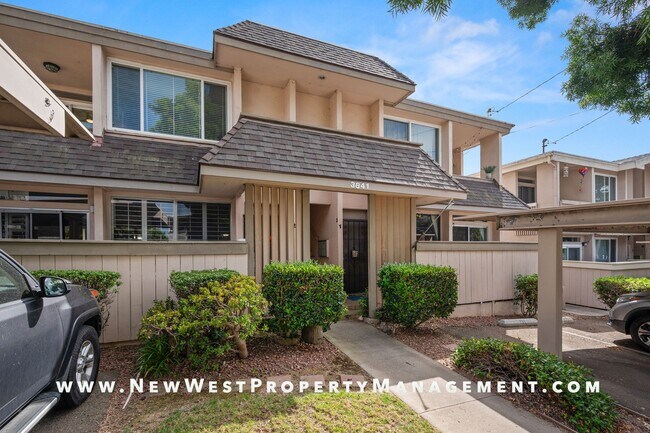 Foto del edificio - Recently Refreshed Point Loma 2-Bedroom at Baycrest! Small Pet OK! Available Now!