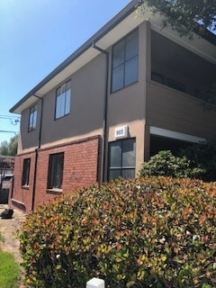 Building Photo - 905 Santa Clara Ave