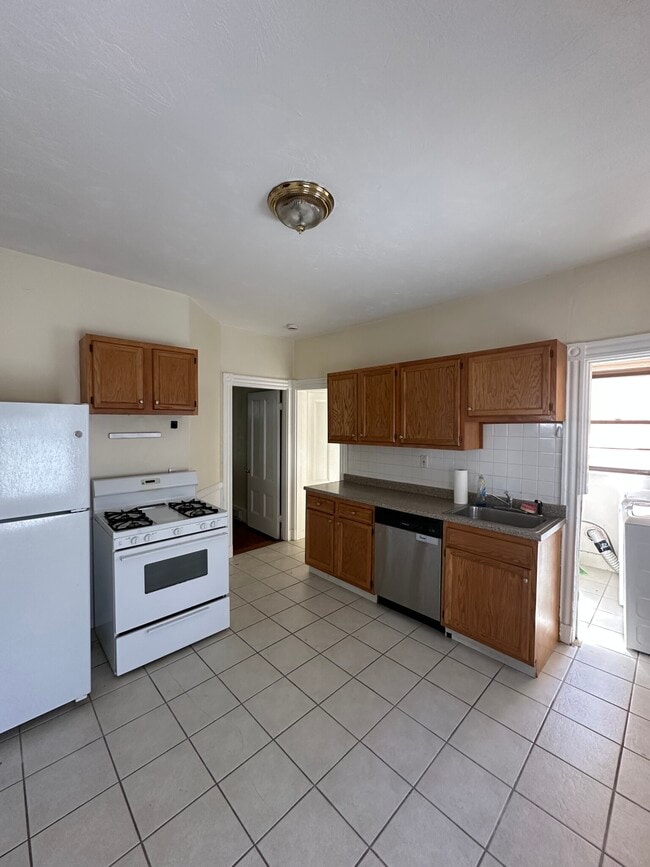 Building Photo - 17 Cushman Rd