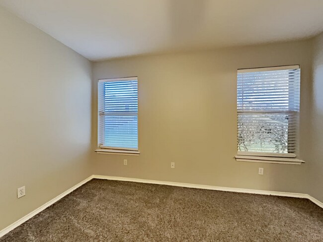 Foto del edificio - 3808 Periwinkle Dr