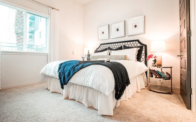 Interior Photo - Sorrel at Warner Center