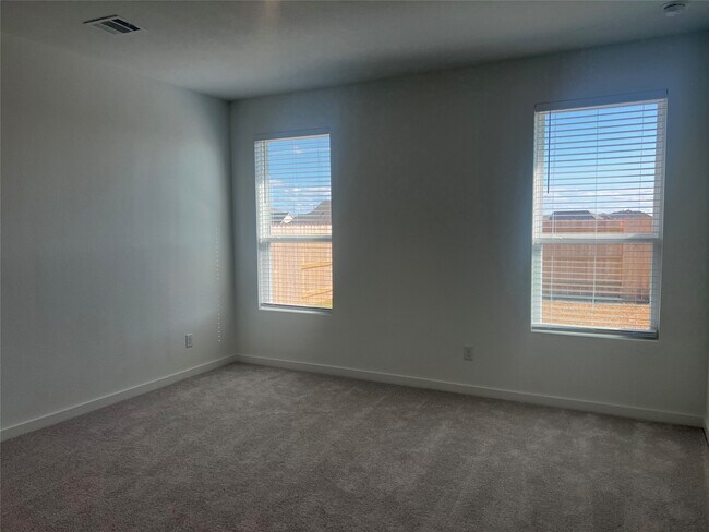 Building Photo - 10615 Summers Wy