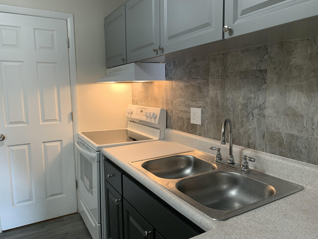 Building Photo - 3506 W Azeele St