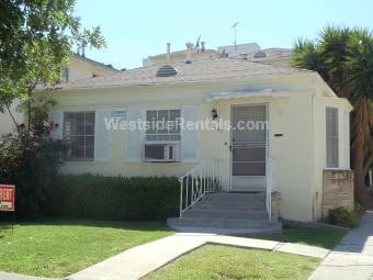 Primary Photo - 1047 S Holt Ave