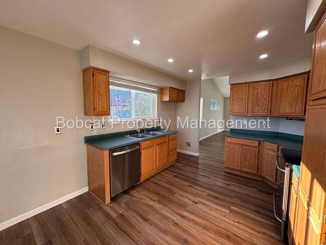 Building Photo - 3522 Smoketree Ave