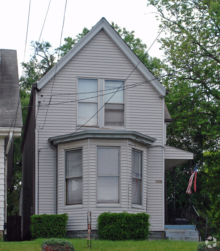 Building Photo - 3507 Latonia Ave