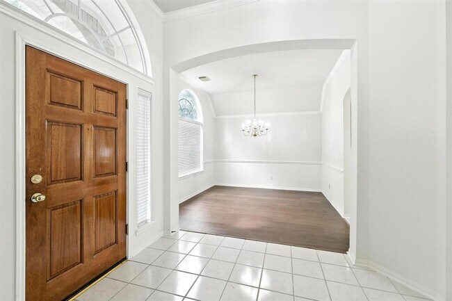 Building Photo - 14411 Gadshill Cir