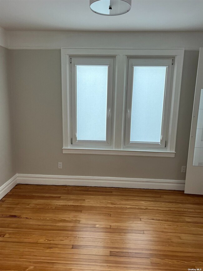 Building Photo - 59-37 57th Dr