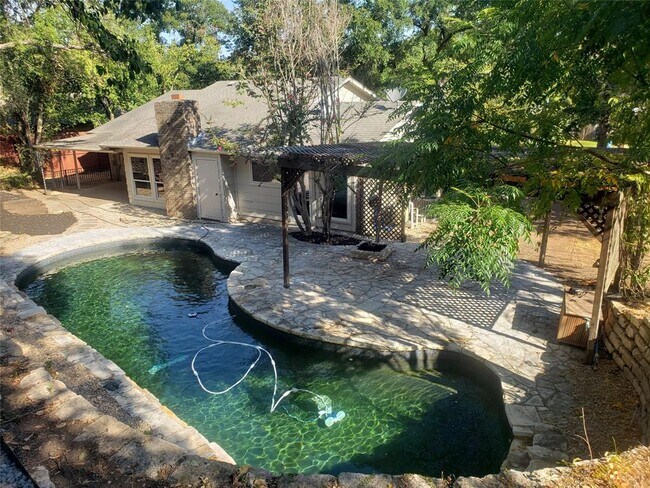 Foto del edificio - 2207 Forest Bend Dr