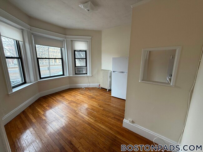 Foto del edificio - 1152 Commonwealth Ave