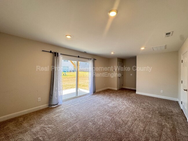 Foto del edificio - 5334 River Reach Dr