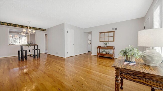 Foto del edificio - 437 Ashwood Ln
