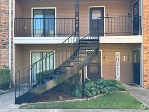 Building Photo - 400 W South Town Dr