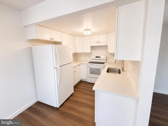 Photo - 5081 Defford Pl Townhome