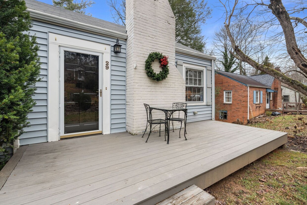 Foto principal - East AVL - Newly Renovated Older Home Feat...