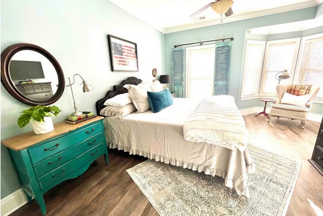 Building Photo - 3 bed/3 bath Furnished/Unfurnished