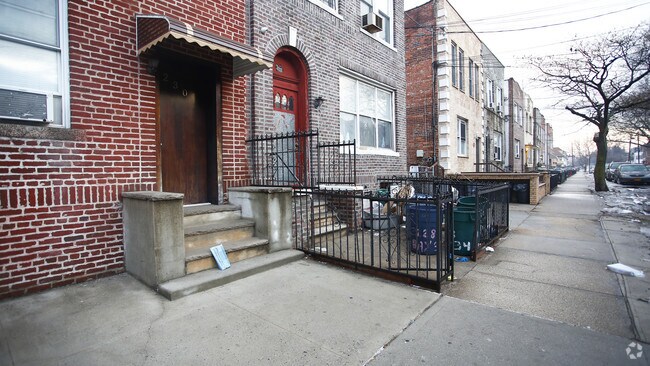 Building Photo - 230 Bay 34th St