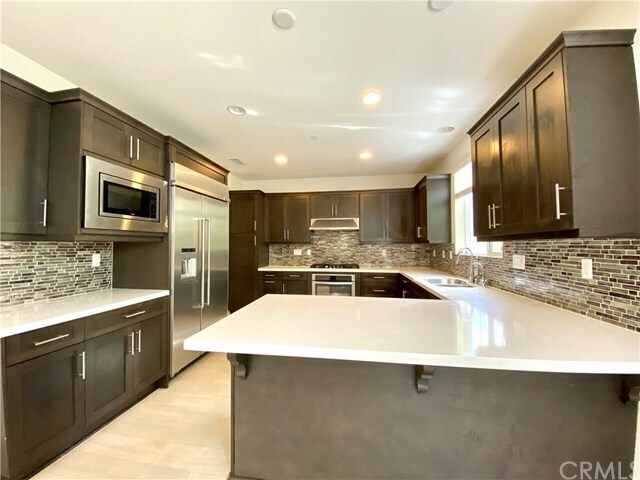 Building Photo - 48 Mariposa
