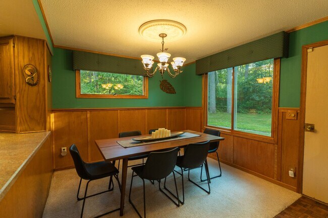 Building Photo - Northern Country Living