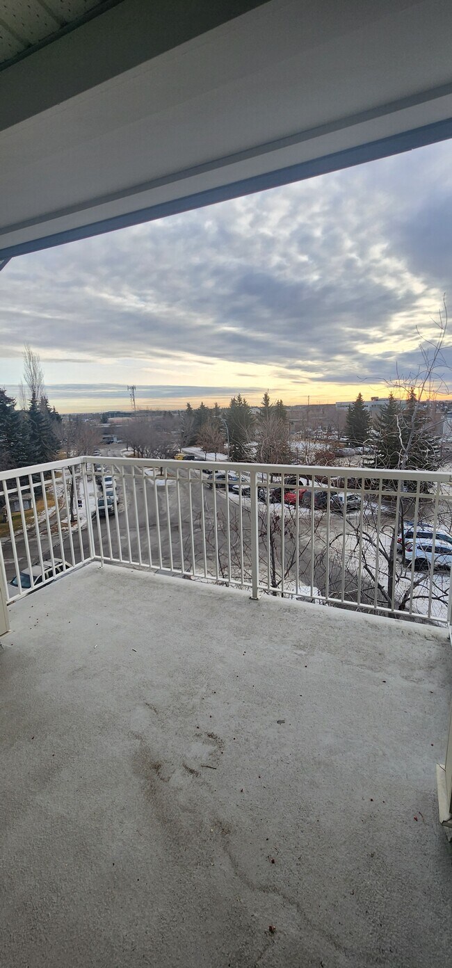 Photo du bâtiment - 35-435 Richard Ct SW