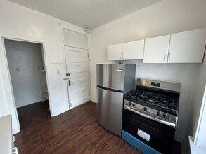 Building Photo - 4408 N Winchester Ave