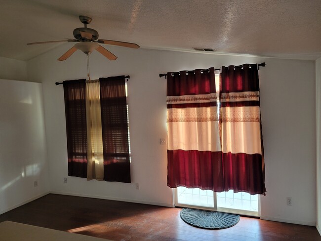 Foto del edificio - 1551 Fox Hill Pl SW