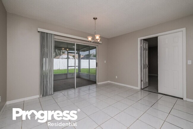 Building Photo - 16120 Pebblebrook Dr