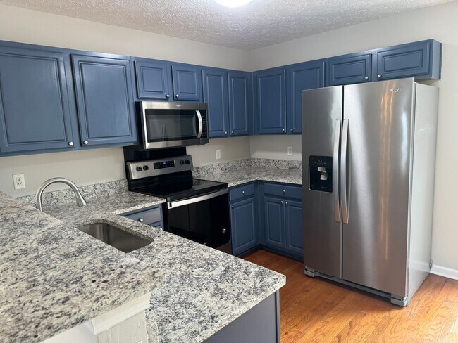 Building Photo - Great Townhouse In Perfect Nashville Location