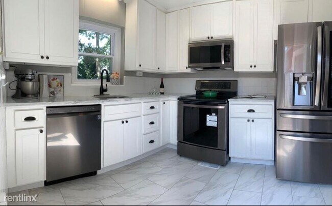 Building Photo - 3 br, 2 bath House - 41 Magnolia Dr