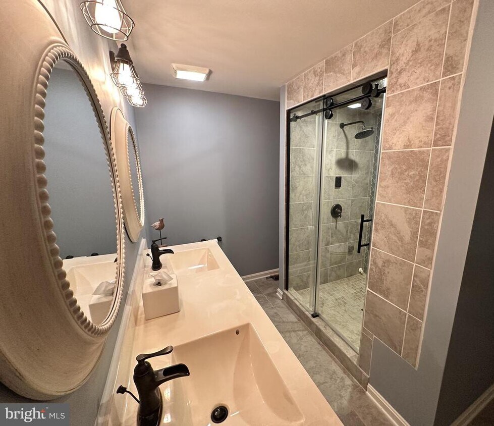 Foto del edificio - 29495 Glenwood Dr