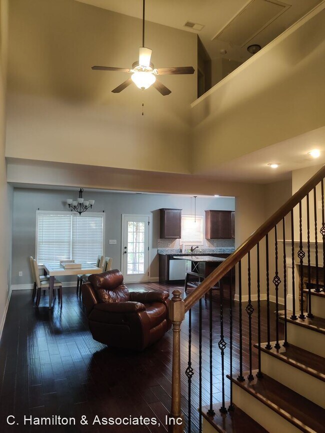 3 br, 2.5 bath House 2070 Blackstone Way House Rental in