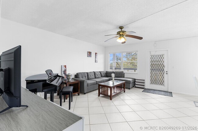 Building Photo - 3028 Harwood D