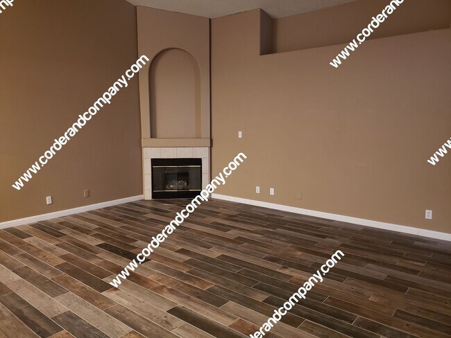 Foto del edificio - Dashing 3 Bedroom, 2 Bathroom, 2 Car Garag...