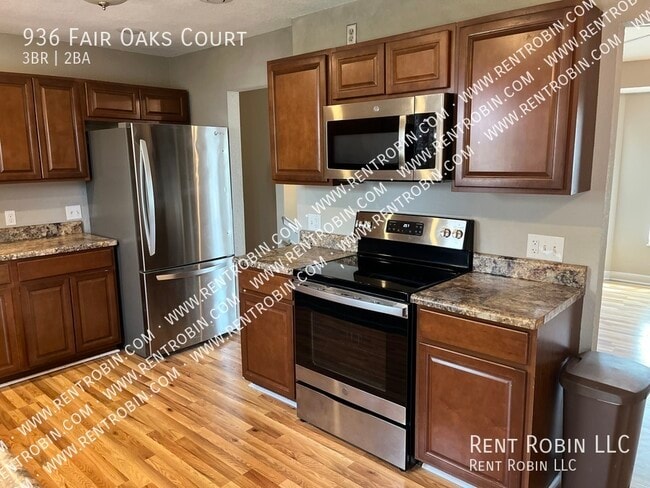 Building Photo - 936 Fair Oaks Ct