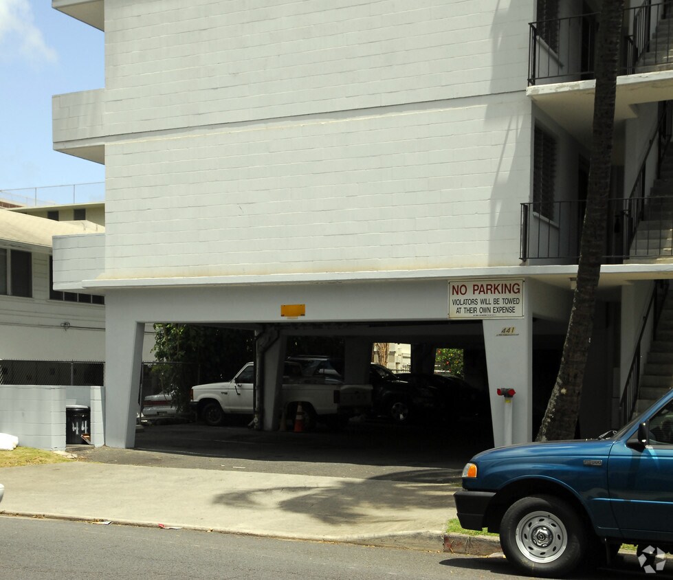 Building Photo - 441 Pau St