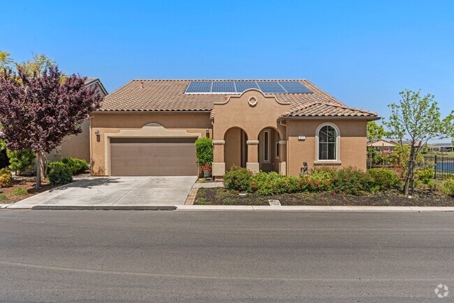 Building Photo - 377 Silver Ridge Dr
