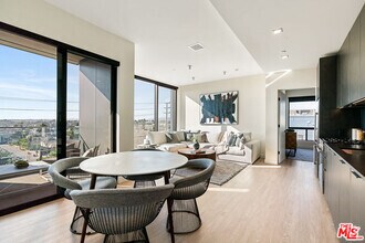 Building Photo - 3688 Overland Ave