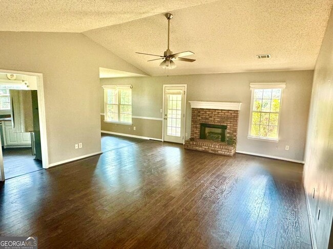 Building Photo - 211 Lucas Way