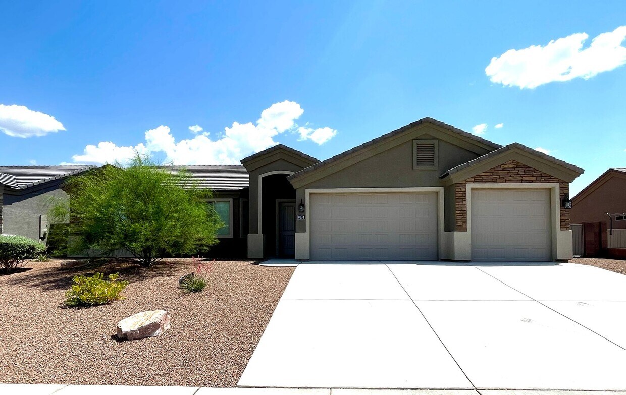 Primary Photo - Beautiful 3 Bedroom, 2 Bathroom Home in Vi...