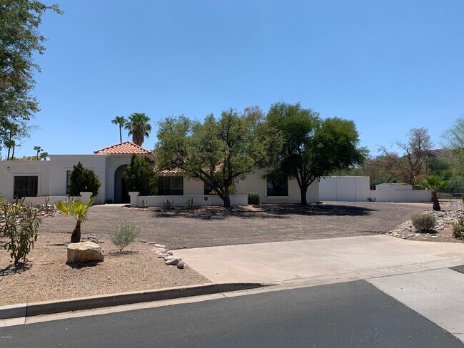 Foto del edificio - 5131 E Butler Dr
