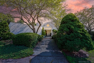Building Photo - 130 Ferncliff Dr