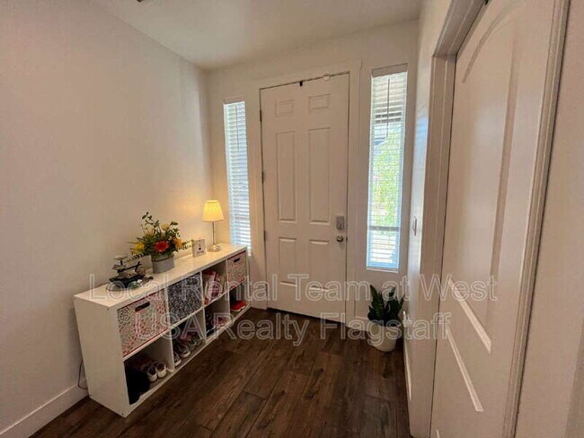 Foto del edificio - 2705 W Windtree Dr