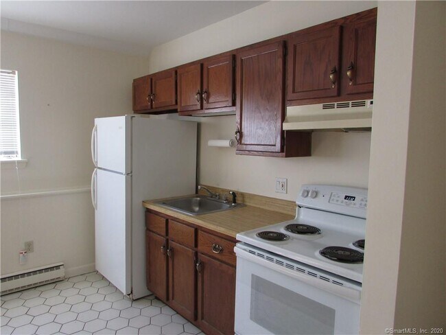 Building Photo - 73 Belair Dr