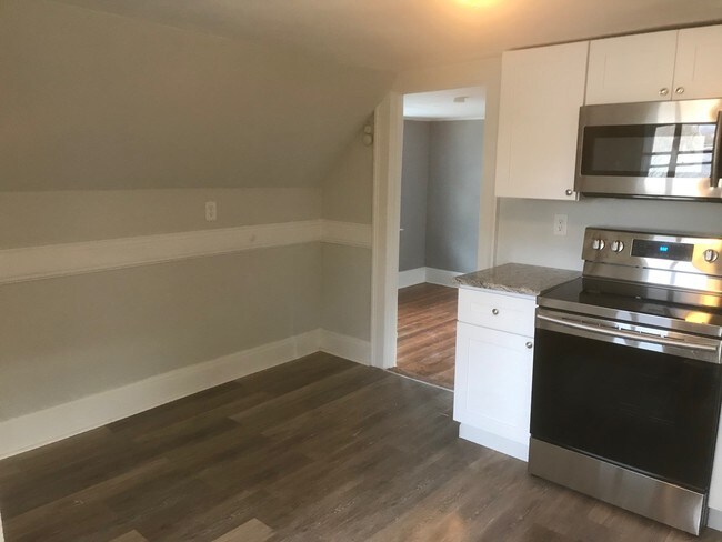 Foto del edificio - 133-135 Quaker Ln S